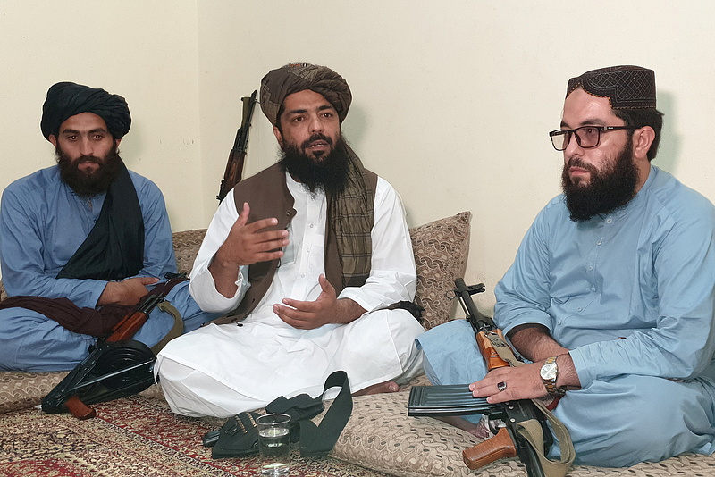 Kormányzó tanács veheti át Afganisztán vezetését, jöhet a sária