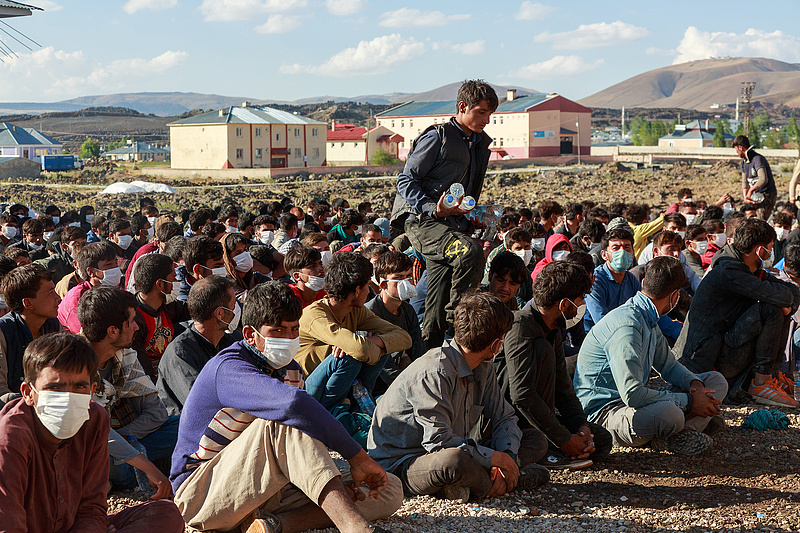 Az afgán menekültek segítésére szólít fel az uniós biztos