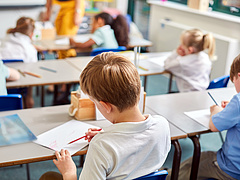 Romló járványadatok Európában, a WHO javaslatot tett az iskolák nyitva tartásáról 