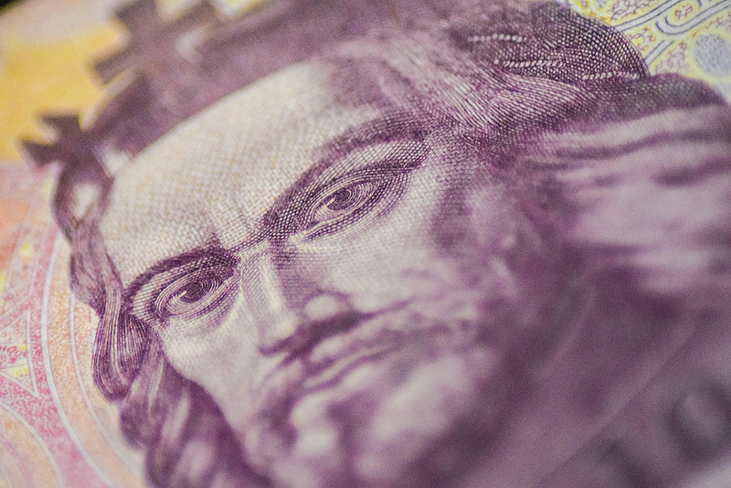 A forint éves mélyponton a dollárral szemben, de ráerősödött az euróra