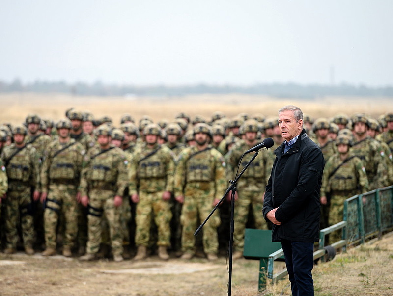 Honvédelmi miniszter: a hidegháborúból nem kérünk