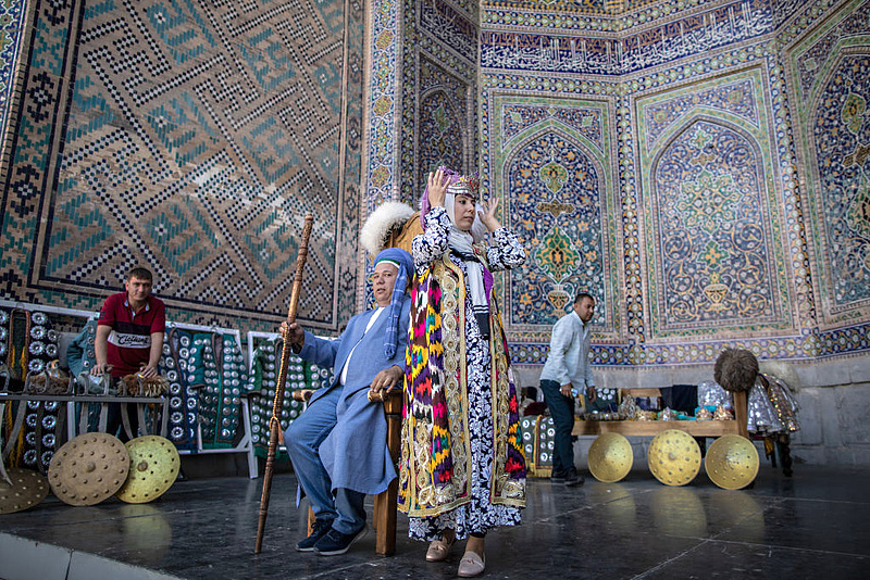 Úttörő szerepet játszik Üzbegisztánban az OTP