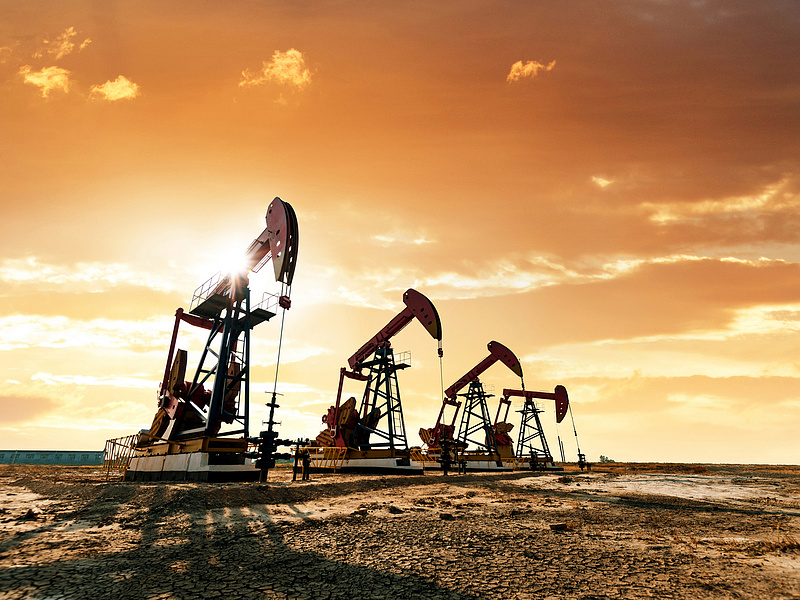 Emelkedő olajárakra számít a Nemzetközi Energiaügynökség jövőre