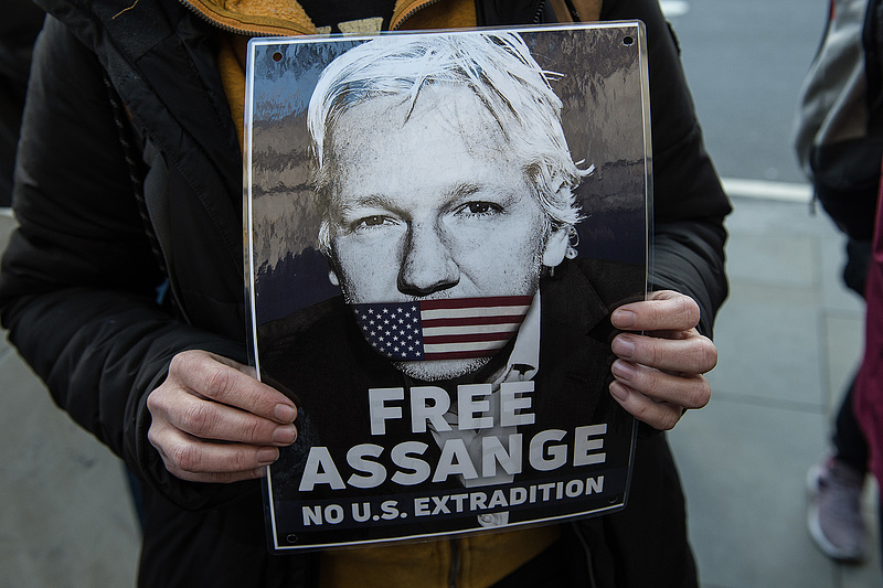 A brit kormányon múlik, hogy kiadják-e Assange-t az USA-nak