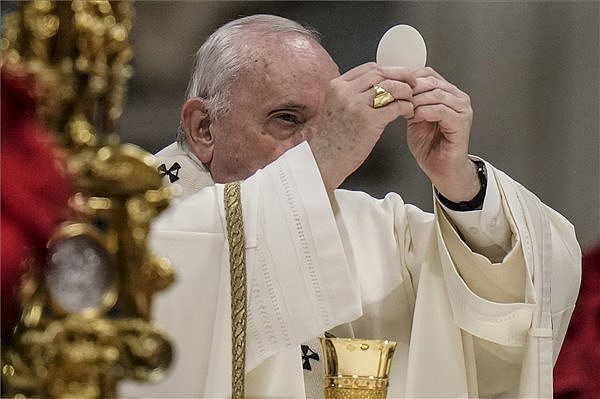 Ferenc pápa: "Összetett válsághelyzetekben a rövidebb kitérőre esik a választás"