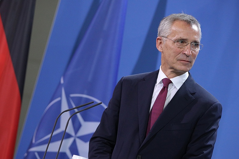 Nem bízza el magát a NATO az orosz visszavonulás hírére