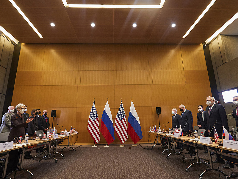 Süketek végtelenül profi párbeszéde zajlik az orosz-amerikai tárgyalásokon