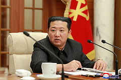 Az eddigi legnagyobb rakétáját is kilőtte Kim Dzsongun