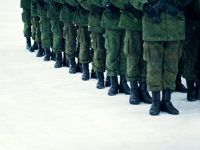 Fegyvertelenül vagy selejtes fegyverekkel küldik Ukrajnába a mozgósított orosz katonákat