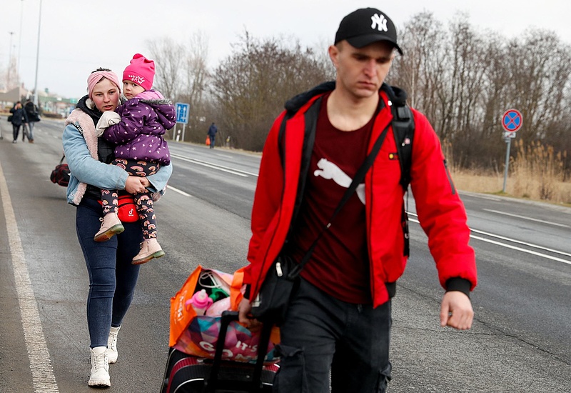 Orosz-ukrán háború: tovább vannak nyitva a határok, Magyarország humanitárius folyosót nyit a menekülteknek
