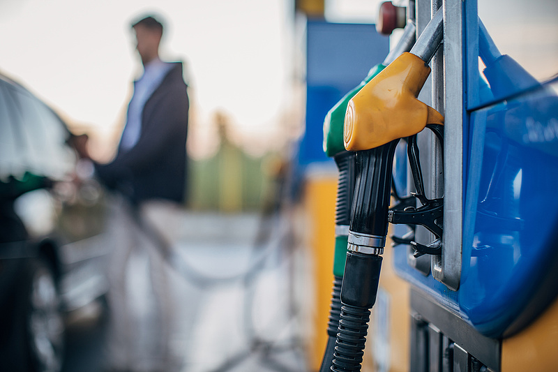 Végre csökken az üzemanyagok nagykereskedelmi ára