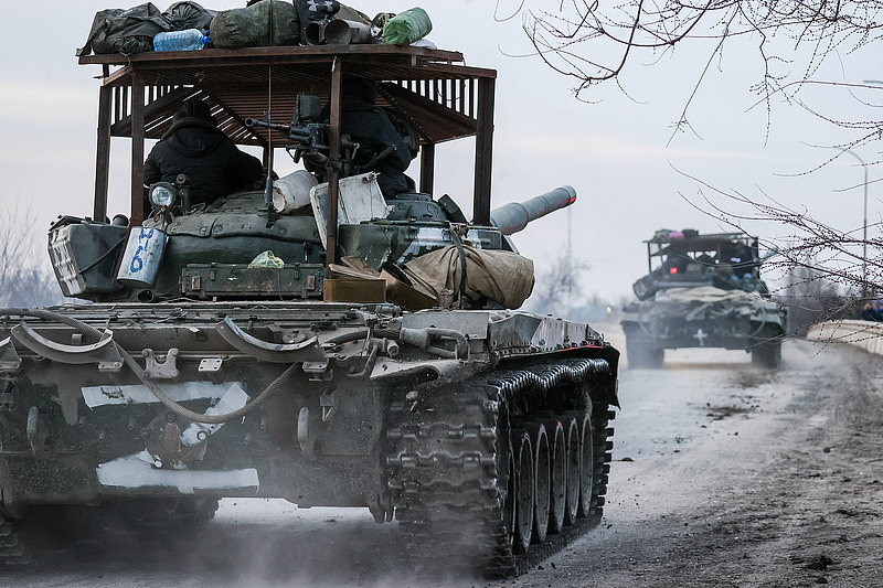 "Készítsetek Molotov-koktélt", már Kijevben cirkálnak az orosz tankok