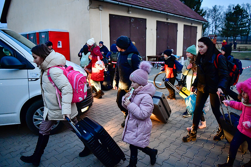 Közel tízezren érkeztek Ukrajnából szombaton
