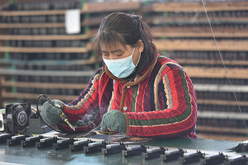 Koronavírus: jókora pofont kapott a kínai ipar a zárlatok miatt