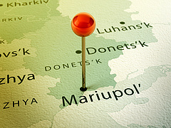 Ukrajna nem enged területi kérdésekben Oroszországnak, Mariupolt szénné lövik