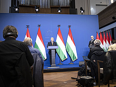 Orbánt cáfolja az Európai Bizottság, nincs megállapodás a korrupcióellenes lépésekről