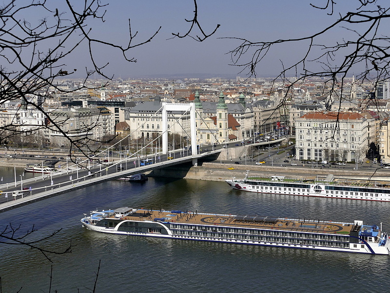 Tavaszi nagytakarításba kezd Budapest