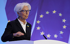 Beígérte egy hétéves fejezet végét Lagarde, és vele a kamatemeléseket