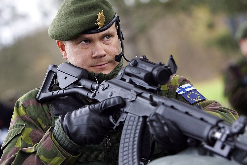 Ahogy jelentkeztek a NATO-ba, azonnal fegyvervásárlásba kezdtek a finnek és a svédek