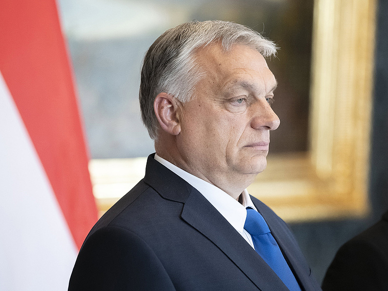 Orbán Viktor valamit forral