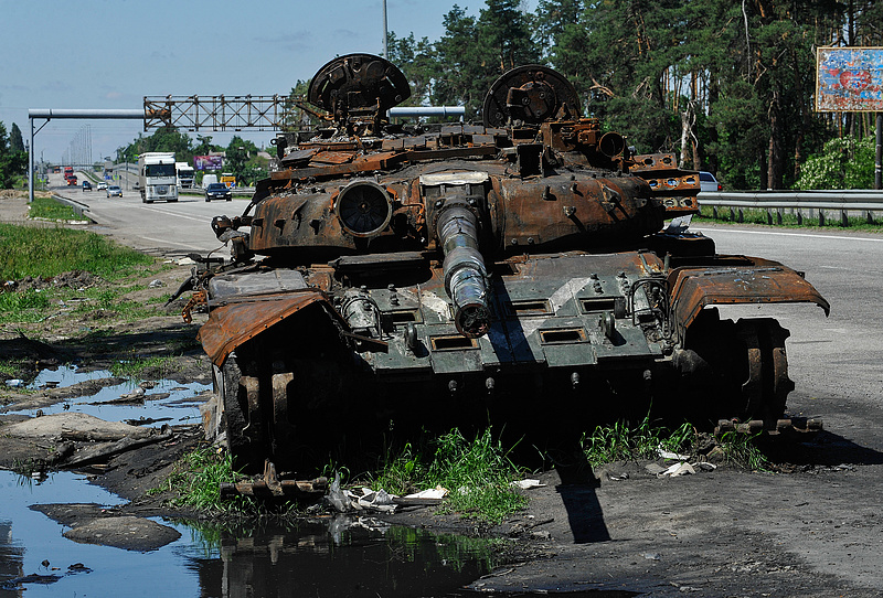 Kilőtt orosz tankokban gyönyörködnek a lengyelek