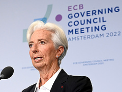 Korszakos váltást jelentett be Christine Lagarde – 11 év után fordul a világ Európában