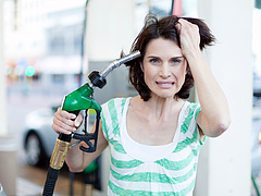 Benzinhiánytól és tankolási káosztól tartanak a független benzinkutasok