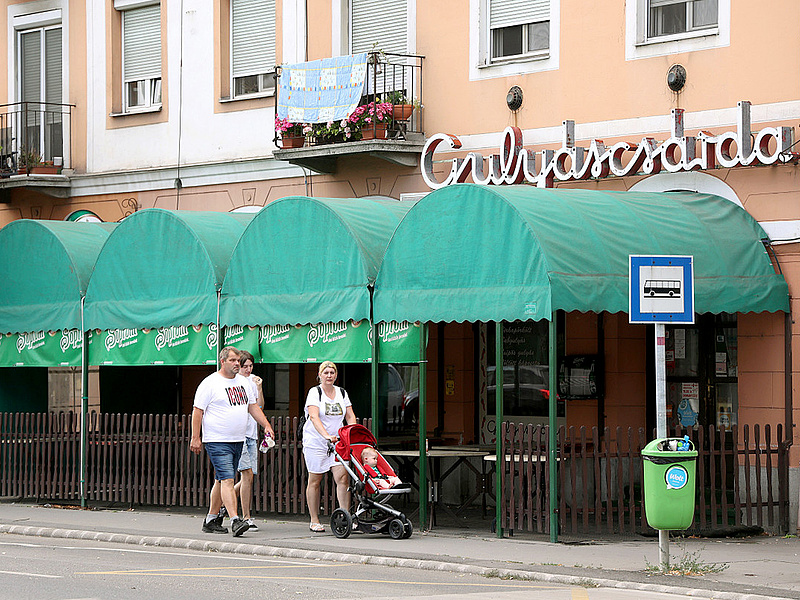Ikonikus éttermétől búcsúzik Szeged
