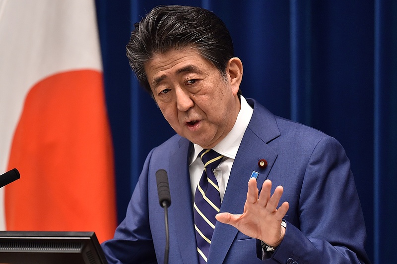 Merénylet áldozata lett Shinzo Abe korábbi japán miniszterelnök