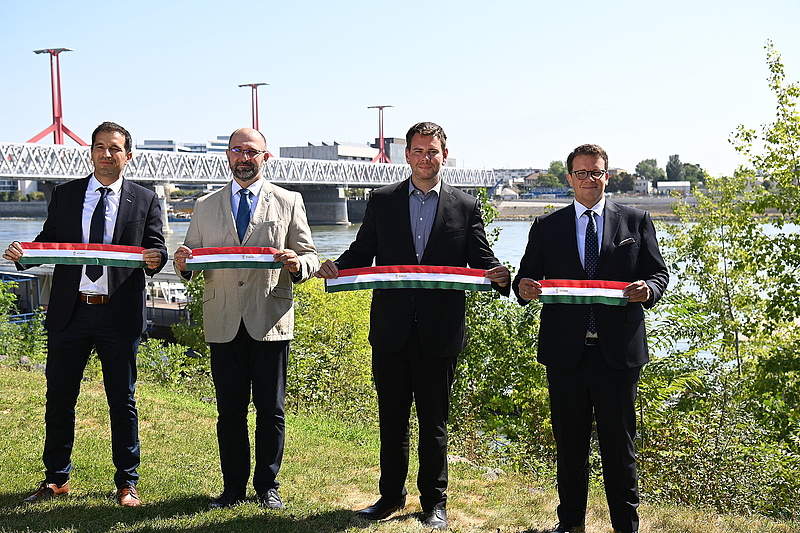Átadták a felújított déli összekötő vasúti Duna-hidat