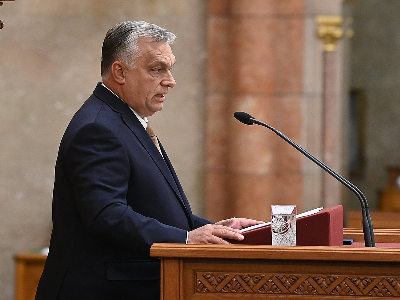 Orbán Viktor: az árak az égben vannak, a kormány segít a nyugdíjasoknak