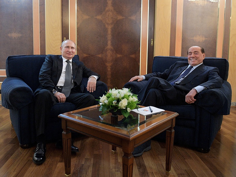 Putyin megkörnyékezhette Berlusconit