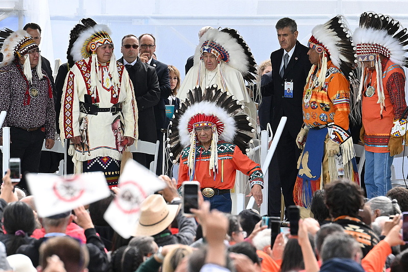 Kanada nagy összegű kárpótlást fizet az őslakos közösségeknek