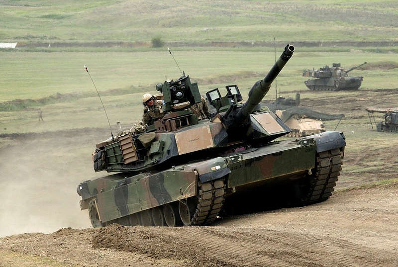 Orosz üzletemberek pénzjutalmat ajánlanak a kilőtt Abrams és Leopard harckocsikért