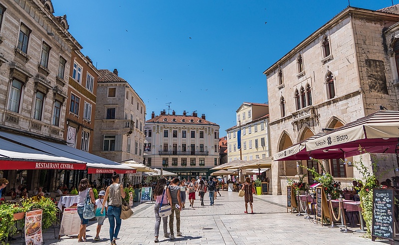 Erre figyeljen, ha Horvátországba utazik: mától életbe lép a részleges boltzár