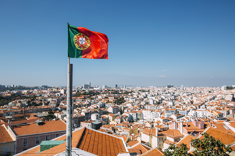Ez Magyarországnak is jól jönne: két osztályzattal javította Portugália adósbesorolását a Moody's
