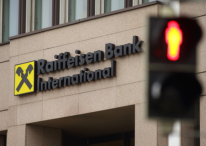 Több lakáshitelét is megszünteti a Raiffeisen Bank