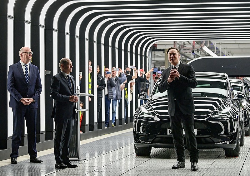 Belobbant a Tesla gigantikus pénzkemencéje Németországban