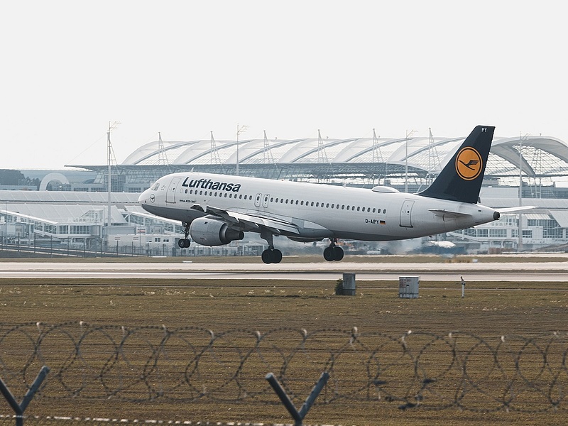 Kényszerleszállás közben megsérült a Lufthansa több utasa