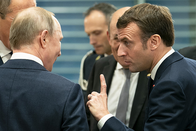 Az ufók nem pihennek, Putyin Macronra vár