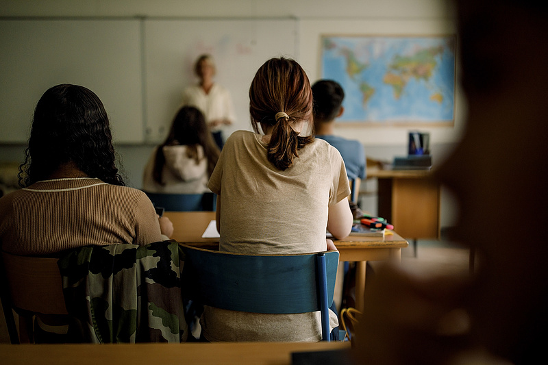 Elkezdődött a kirúgott gimnáziumi tanárok pere