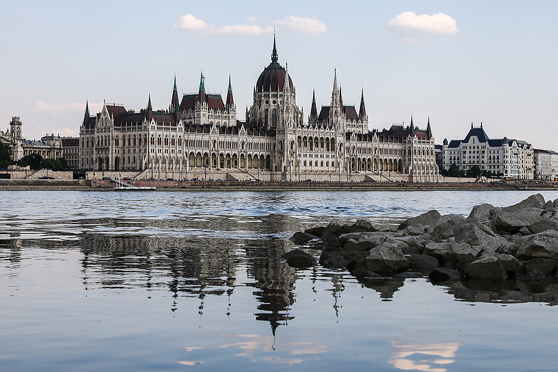 A világ legjobb turisztikai látványossága a budapesti Duna-parton van