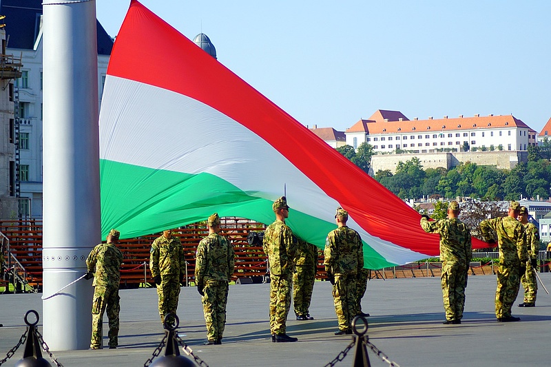 Lesz vagy nem lesz kötelező katonai szolgálat Magyarországon?