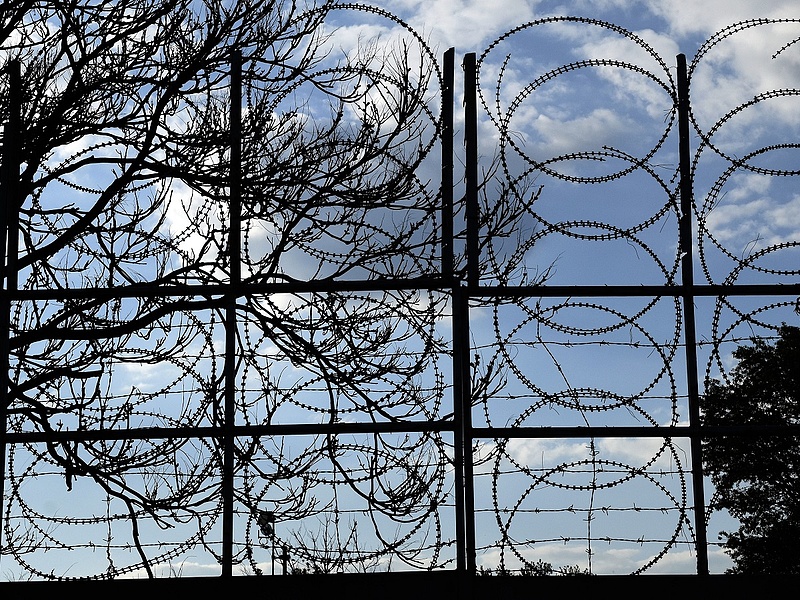 Megteltek a magyar börtönök, nem lesz hova csukni a bűnözőket? 