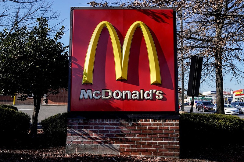 A McDonald's bezárja amerikai irodáit és elbocsátásokat tervez