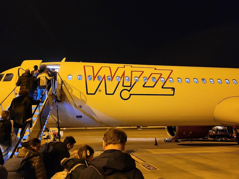 Több száz utast hagyott Berlinben szerdán a Wizz Air