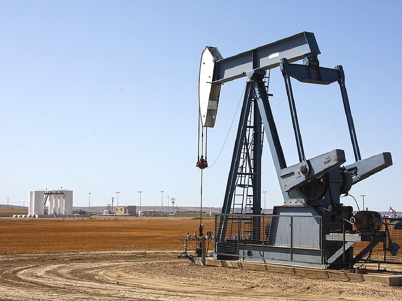 Hatalmas olaj- és gázmezőre bukkantak a szomszédos országban