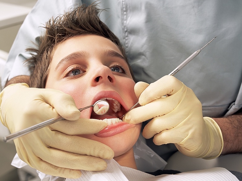 Fájdalmas kép: a tíz év alatti gyerekek harmadának rosszak a fogai