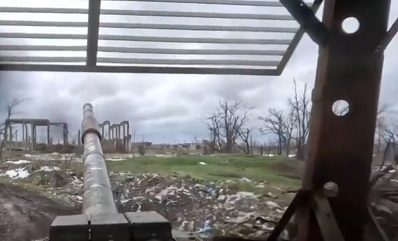 Videós ízelítő a csatatérről: felvétel egy kilőtt orosz tank belsejéből