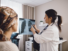 Forradalmi áttörés a rák kezelésében: a megterhelő kemo helyett jöhet a fényterápia